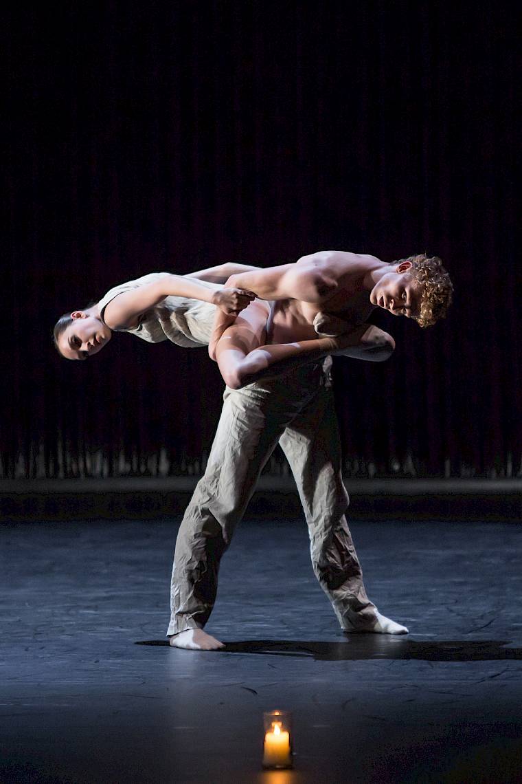 Gods and dogs,William Forsythe,Jiří Kylián,Ohad Naharin,Ballett Zürich. Foto: Gregory Batardon Gods and dogs,William Forsythe,Jiří Kylián,Ohad Naharin,Ballett Zürich. Foto: Gregory Batardon