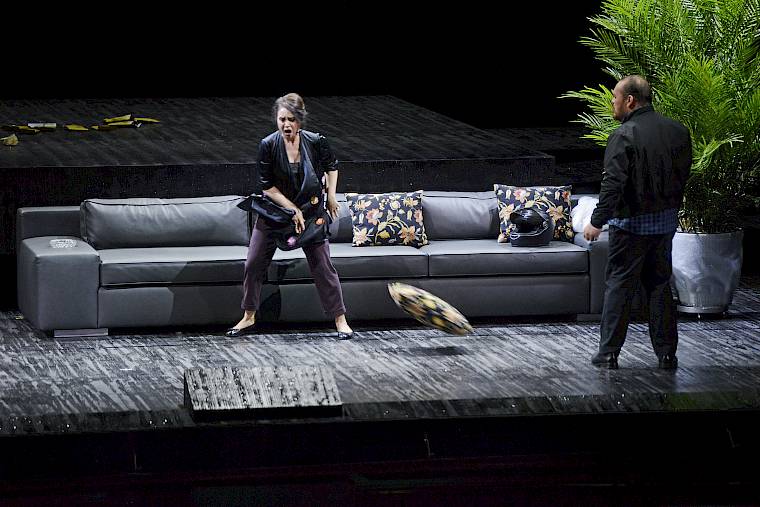 La traviata,Giuseppe Verdi,David Hermann,Sonya Yoncheva,Quinn Kelsey. Foto: T+T Fotografie / Toni Suter + Tanja Dorendorf