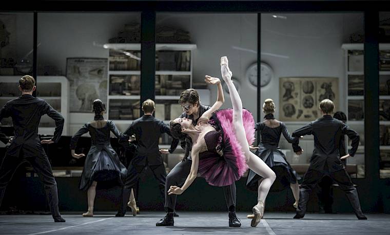 Der Sandmann,Robert Schumann,Alfred Schnittke,Martin Donner,Christian Spuck,Ballett Zürich. Foto: Carlos Quezada Der Sandmann,Robert Schumann,Alfred Schnittke,Martin Donner,Christian Spuck,Ballett Zürich. Foto: Carlos Quezada
